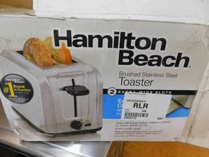 lot 83 image: Hamilton Beach 2-Slice Wide Slot Toaster