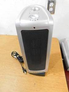 lot 86 image: Lasko 1500 Watt Oscillating Compact Tower Heater