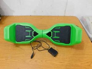 lot 102 image: SWAGTRON Twist T580 Hoverboard - Green