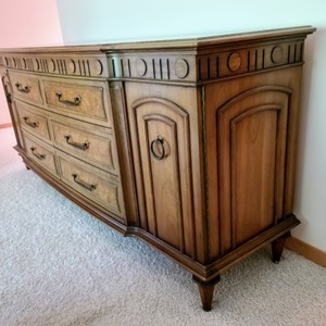 lot 15 image: Beautiful Vintage Wood Dresser