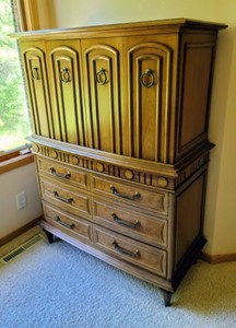 lot 14 image: Tall Vintage Wooden Dresser