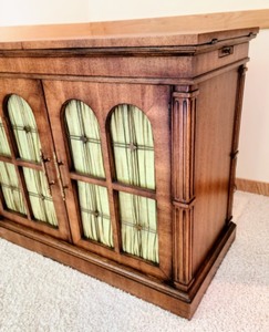 lot 25 image: Vintage Wood Buffet