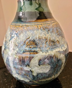lot 27 image: Vintage Pottery by Walter Yovaish