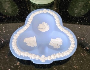 lot 37 image: Vintage Wedgwood Pieces