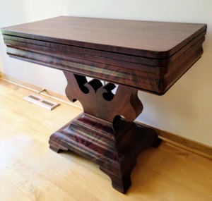 lot 42 image: Vintage Flip Top Table