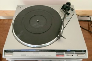 lot 52 image: Onkyo Turntable and Tuner