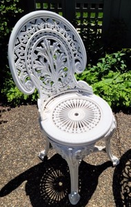 lot 55 image: Plastic Patio Table and Chairs