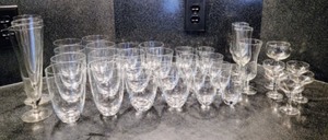 lot 65 image: Variety of Glassware