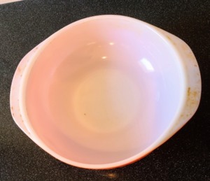 lot 70 image: Vintage Pyrex Mixing Bowl