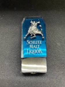 lot 94 image: Schlitz Malt Liquor blue bull tap handle