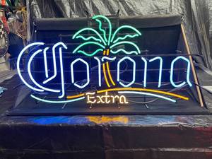 lot 35 image: Corona Extra Beer neon with palm tree