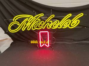 lot 190 image: Michelob Beer neon
