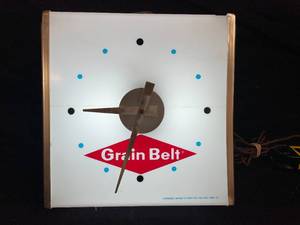 lot 192 image: Grain Belt Beer clock
