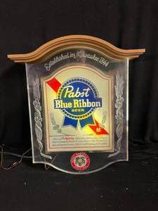 lot 202 image: Pabst Blue Ribbon Crystal Heritage light up bar display