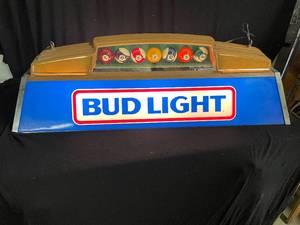lot 30 image: Bud Light pool table light