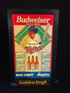 lot 68 image: Budweiser MN Twins baseball MLB light-up