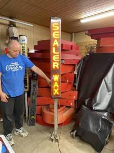 lot 237 image: Sealer Wax car wash LED