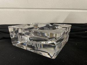 lot 330 image: Marlboro etched crystal ashtrays, NIB, Lot of 4