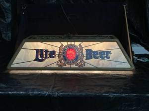 lot 134 image: Miller Lite pool table light in original box