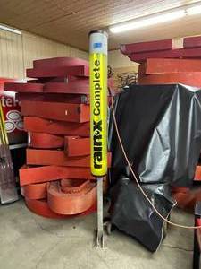 lot 231 image: Rain-X Complete car wash neon