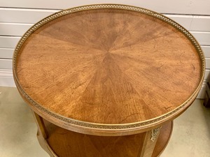 Henredon Two Tiered Accent Table
