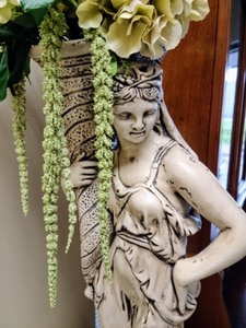 Lovely Decorative Statue w Floral Arrangement