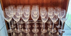 Elegant Wine Glass Set