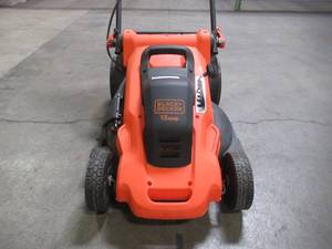 lot 4 image: BLACKDECKER 20 in. 13-Amp Corded Electric Walk Behind Push Lawn Mower MM2000