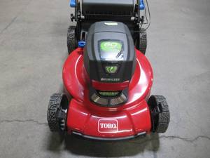 lot 10 image: Toro Recycler 22 in. SmartStow 60-Volt Max Lithium-Ion Cordless Battery Walk Behind Mower 21466