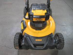 lot 35 image: Dewalt 21.5 in. 20-Volt MAX Lithium Ion Cordless Battery Walk Behind Push Mower (TOOL ONLY) DCMWP233U2