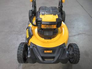 lot 36 image: Dewalt 21.5 in. 20-Volt MAX Lithium Ion Cordless Battery Walk Behind Push Mower (TOOL ONLY) DCMWP233U2