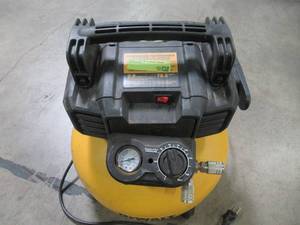 lot 52 image: DEWALT 6 Gal. 165 PSI Electric Pancake Air Compressor DWFP55126