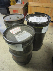HEAVY-DUTY METAL BARRELS, SEALABLE, REUSABLE