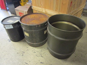 HEAVY-DUTY METAL BARRELS