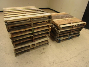 WOOD PALLETS