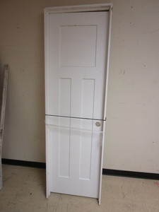 THREE-PANEL DOOR, WITH CASING