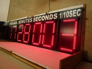 LARGE COUNTDOWN CLOCK, DISPLAYING DAYS, HOURS, MINUTES, SECONDS