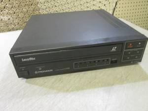 lot 4 image: (RM5) Pioneer LD-V2200 Laser Disc P...