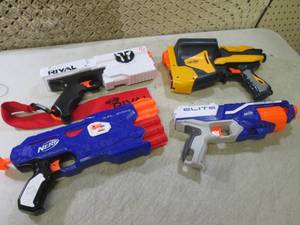 lot 84 image: (CSB) 4 Nerf Guns...