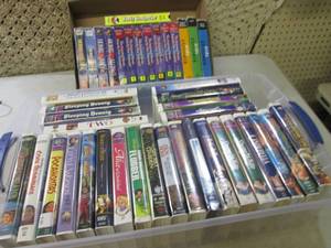 lot 86 image: (RM2) Large Lot of VHS Movies...