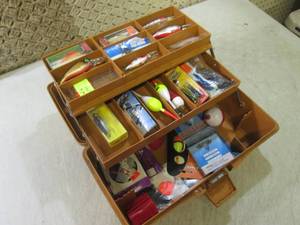 lot 89 image: (CSB) Tackle Box Full of Assorted F...