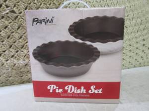 lot 92 image: (BSB) Parini Pie Dish Set Glazed No...