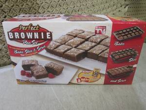 lot 95 image: (F-0) Perfect Brownie Pan Set...