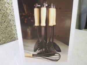 lot 98 image: (EC1) Kitchen Tool Set...