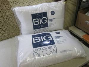 lot 103 image: (D-3T) 2 New Pillows Standard Queen...