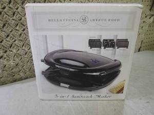 lot 120 image: (CS) 3-In-1 Sandwich Maker...
