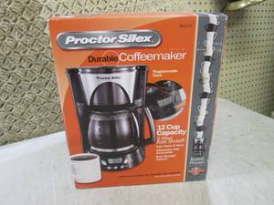 lot 132 image: (CS) Proctor Silex Durable 12-Cup C...