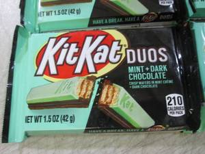 lot 171 image: (B-3) 20 Kit Kat Duos Mint  Dark C...