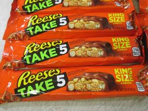 lot 178 image: (B-1) 12 King Size Reeses Take 5 Ca...