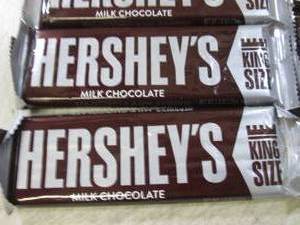 lot 181 image: (B-1) 12 King Size Hersheys Milk Ch...